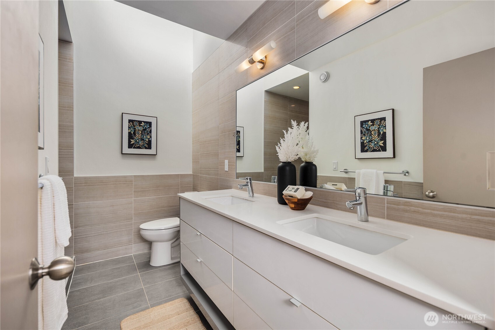 929 14th Avenue , Seattle, WA 98122