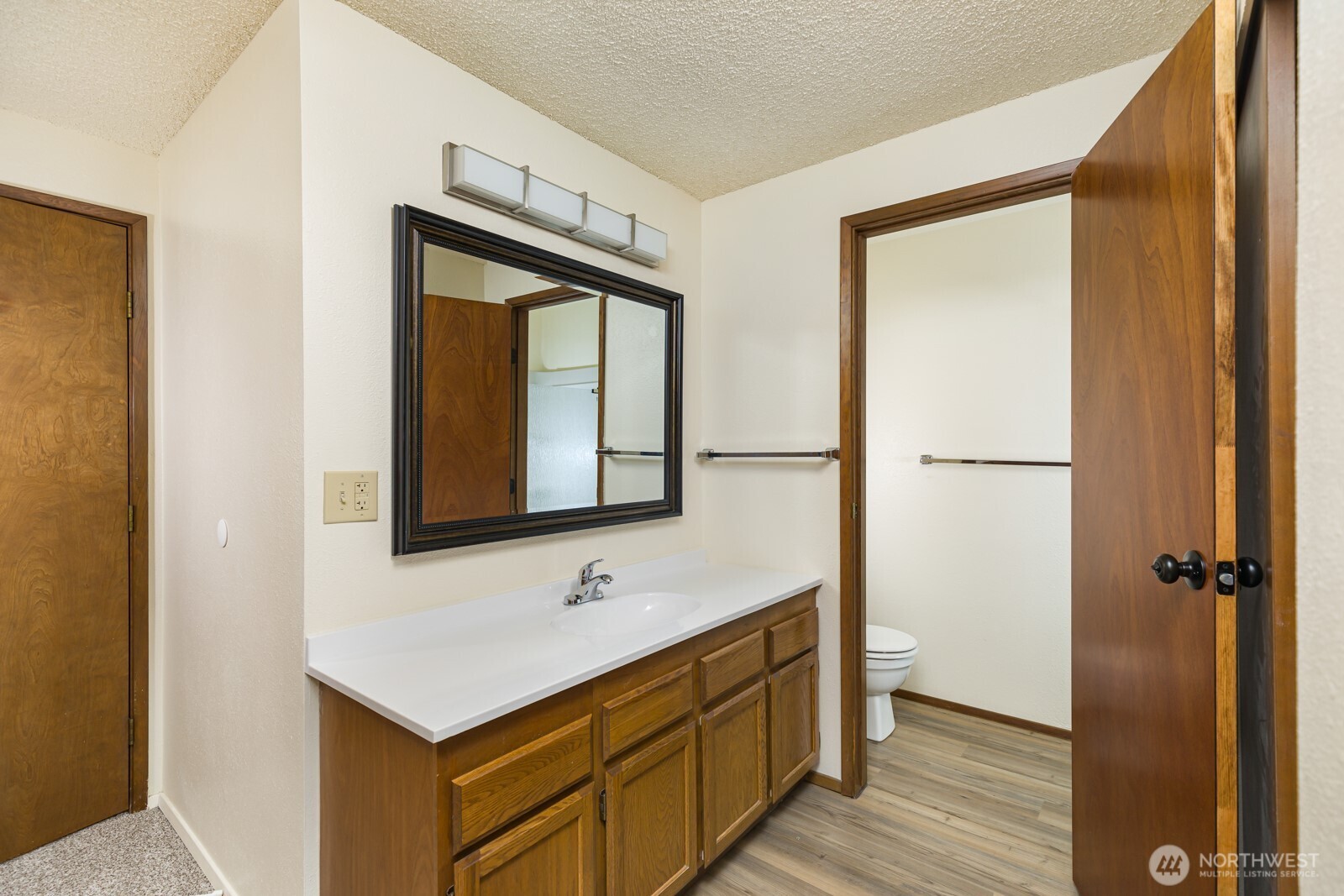 3370 Narrows View Lane NE #202, Bremerton, WA 98310
