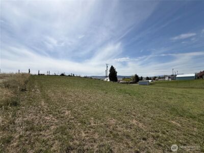 401 E Willow Street , Waterville, WA 98858 - Photo 3
