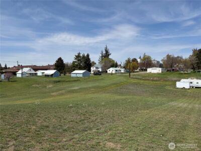 401 E Willow Street , Waterville, WA 98858 - Photo 7