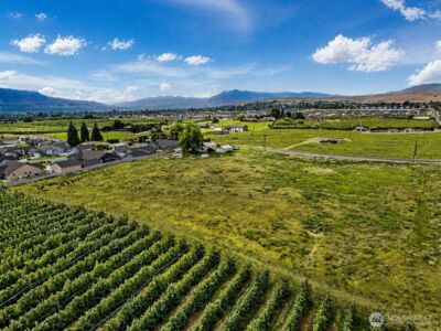 2440 6th Street SE, East Wenatchee, WA 98802 - Photo 3