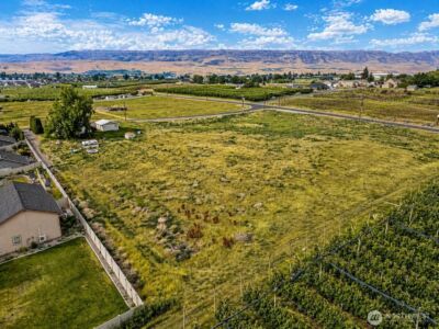 2440 6th Street SE, East Wenatchee, WA 98802 - Photo 4