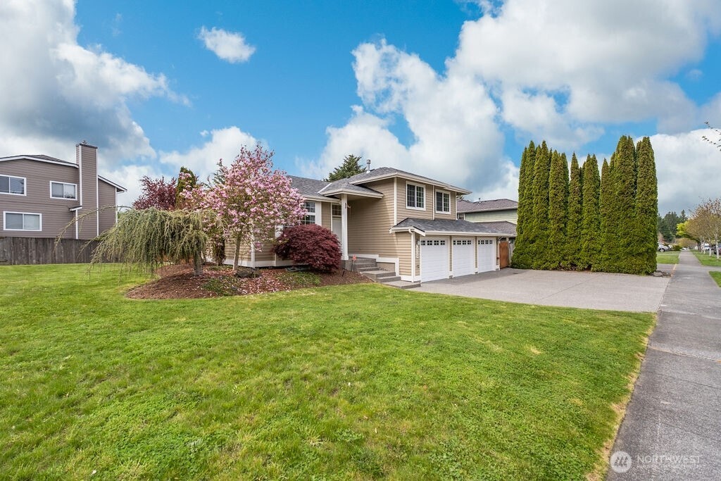 1728 Amber Boulevard , Puyallup, WA 98372