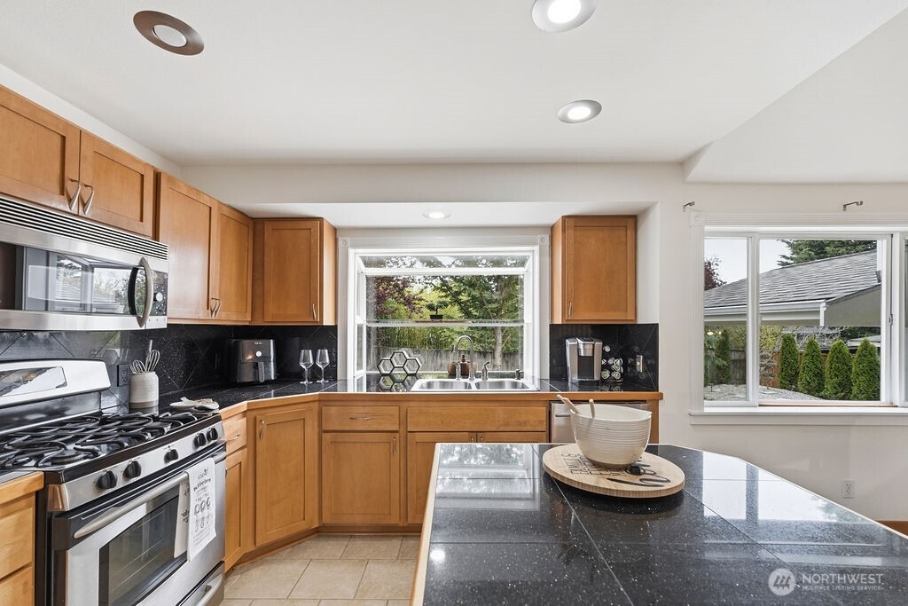 1728 Amber Boulevard , Puyallup, WA 98372