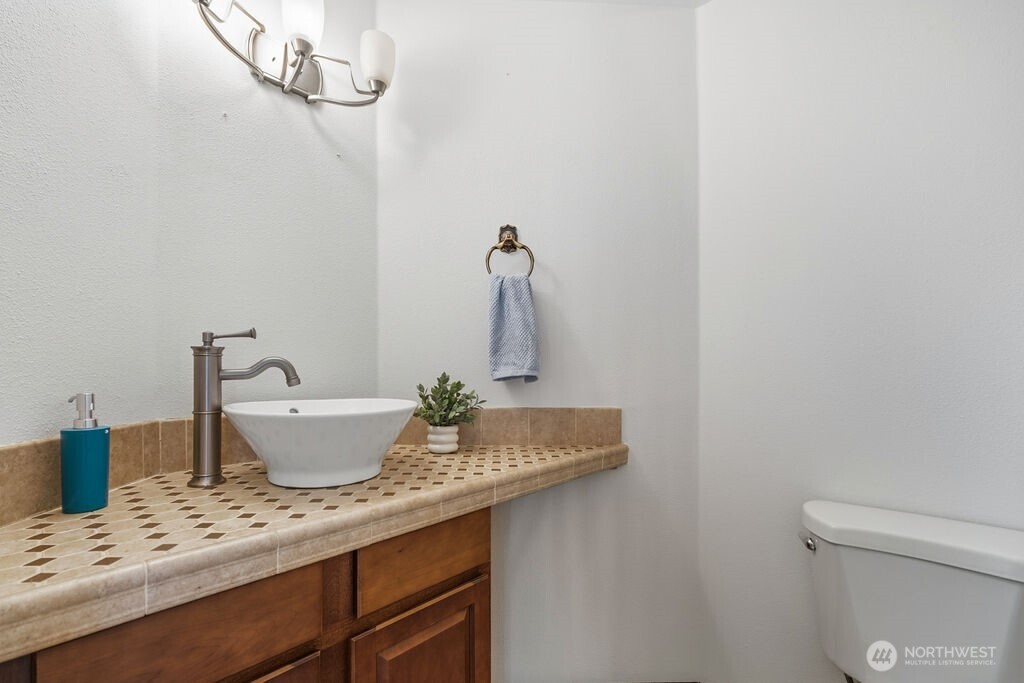 1728 Amber Boulevard , Puyallup, WA 98372