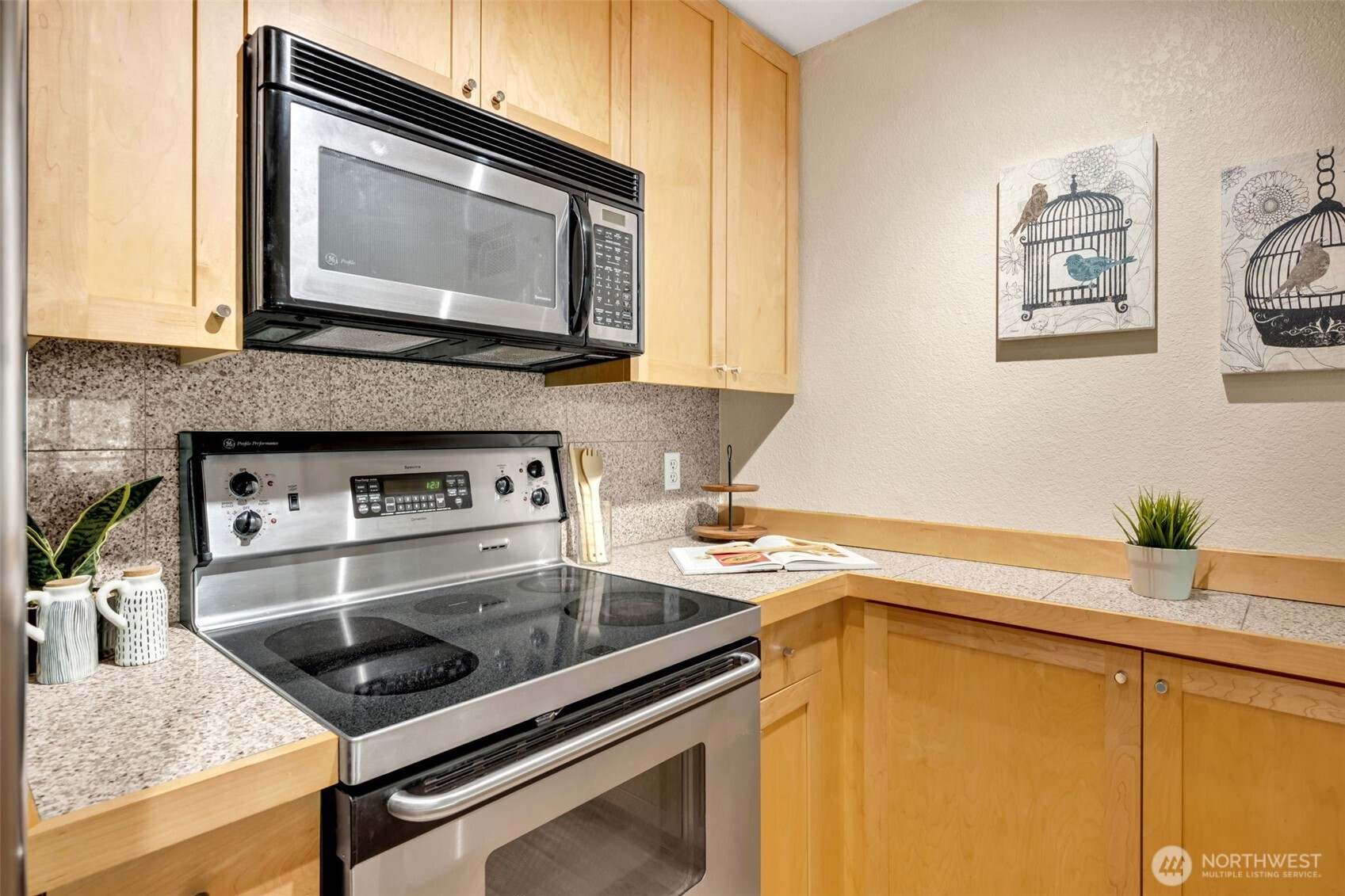 275 W Roy Street #319, Seattle, WA 98119
