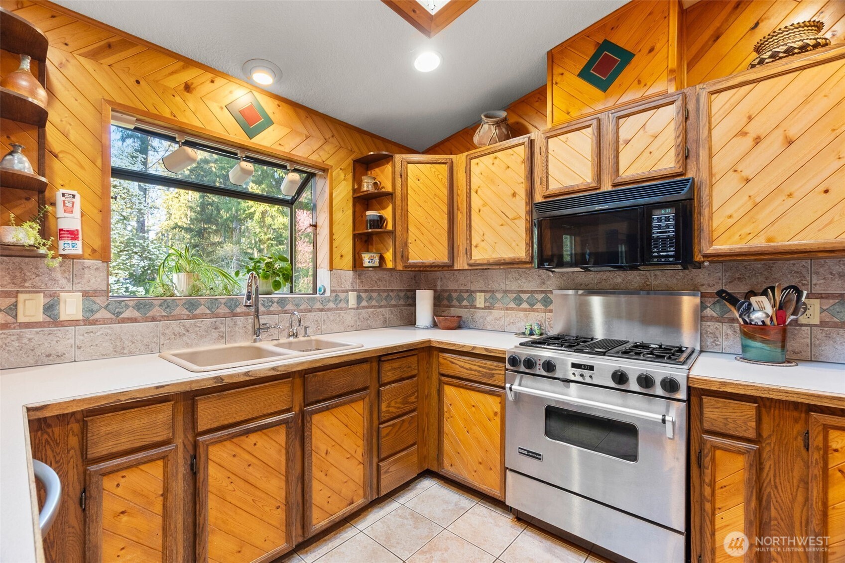 6802 33rd Avenue SE, Lacey, WA 98503