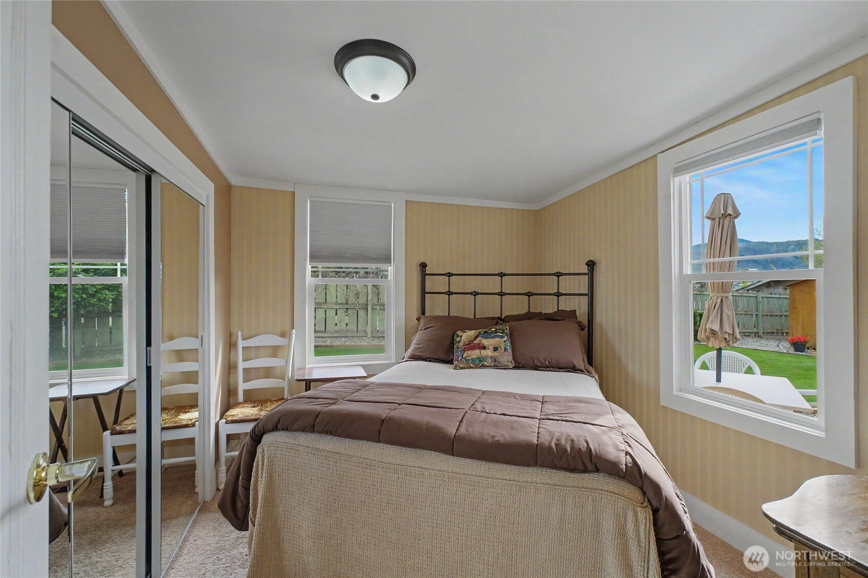 1104 N Baker , East Wenatchee, WA 90880