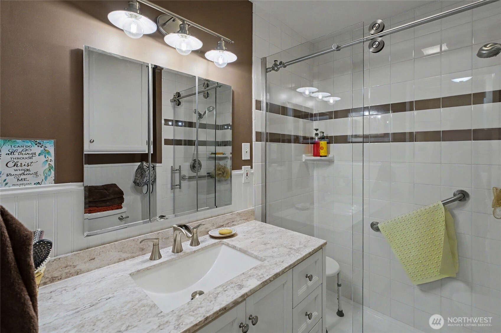 1104 N Baker , East Wenatchee, WA 90880