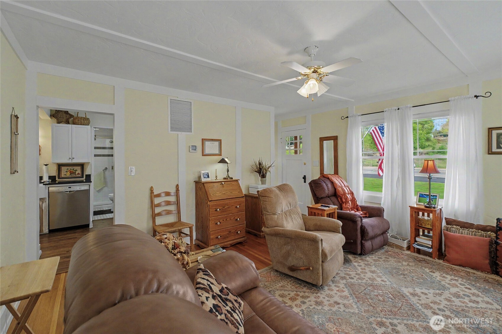 1104 N Baker , East Wenatchee, WA 90880