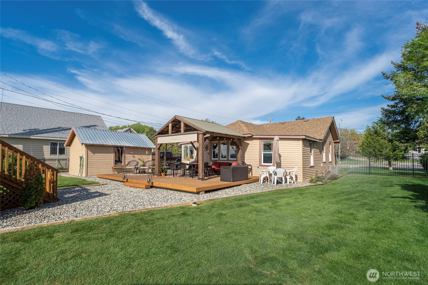 1104 N Baker , East Wenatchee, WA 90880