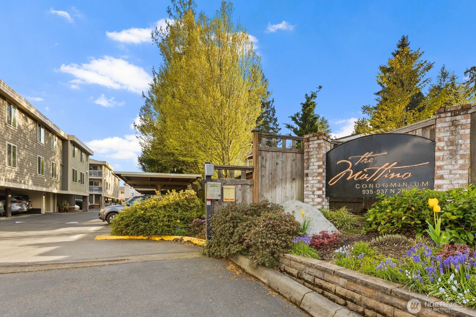 937 N 200th Street #B 203, Shoreline, WA 98133