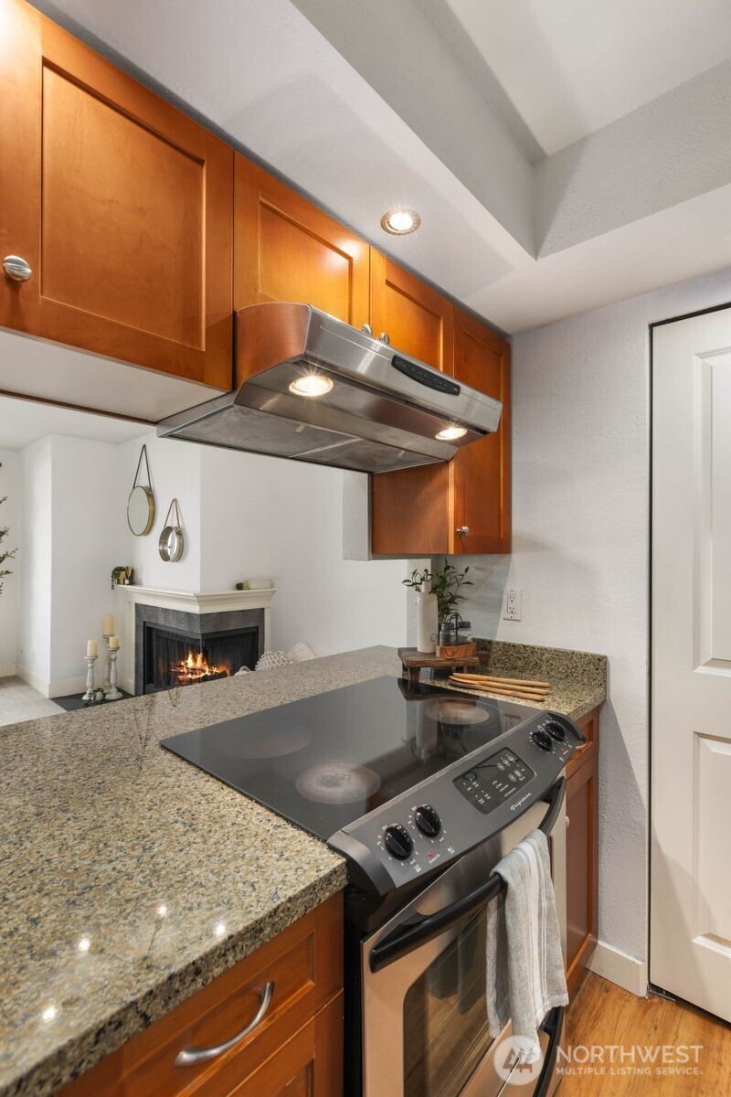 937 N 200th Street #B 203, Shoreline, WA 98133