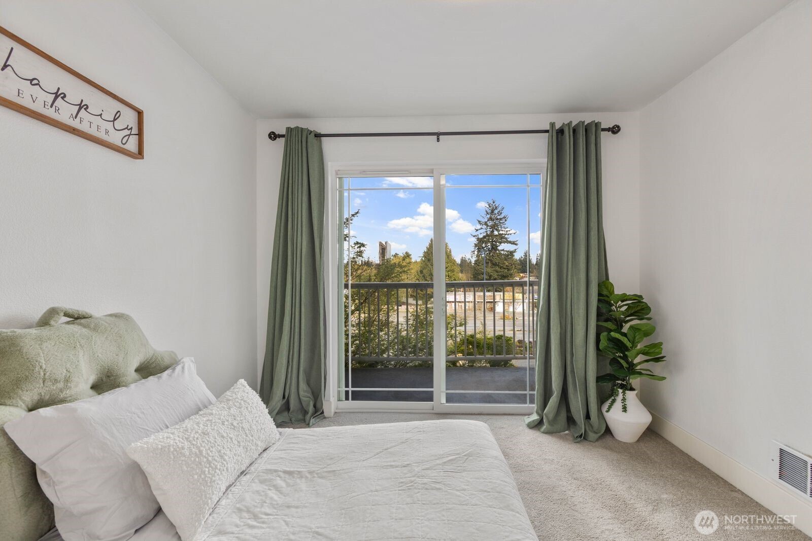 937 N 200th Street #B 203, Shoreline, WA 98133
