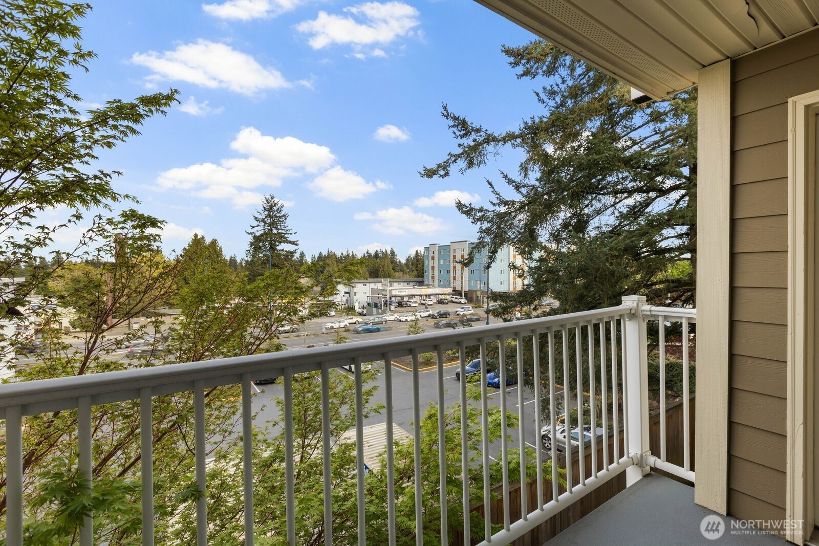 937 N 200th Street #B 203, Shoreline, WA 98133