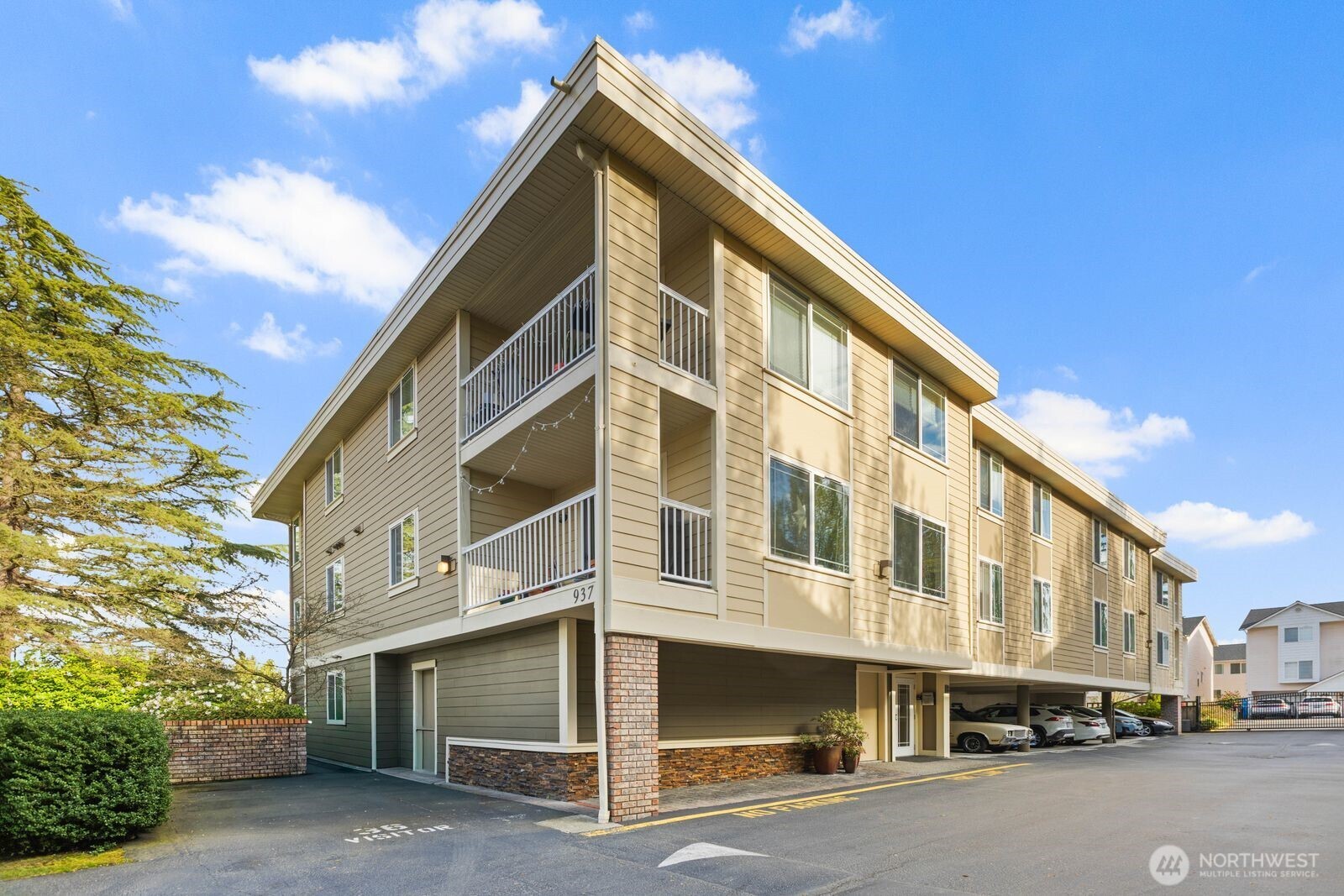 937 N 200th Street #B 203, Shoreline, WA 98133
