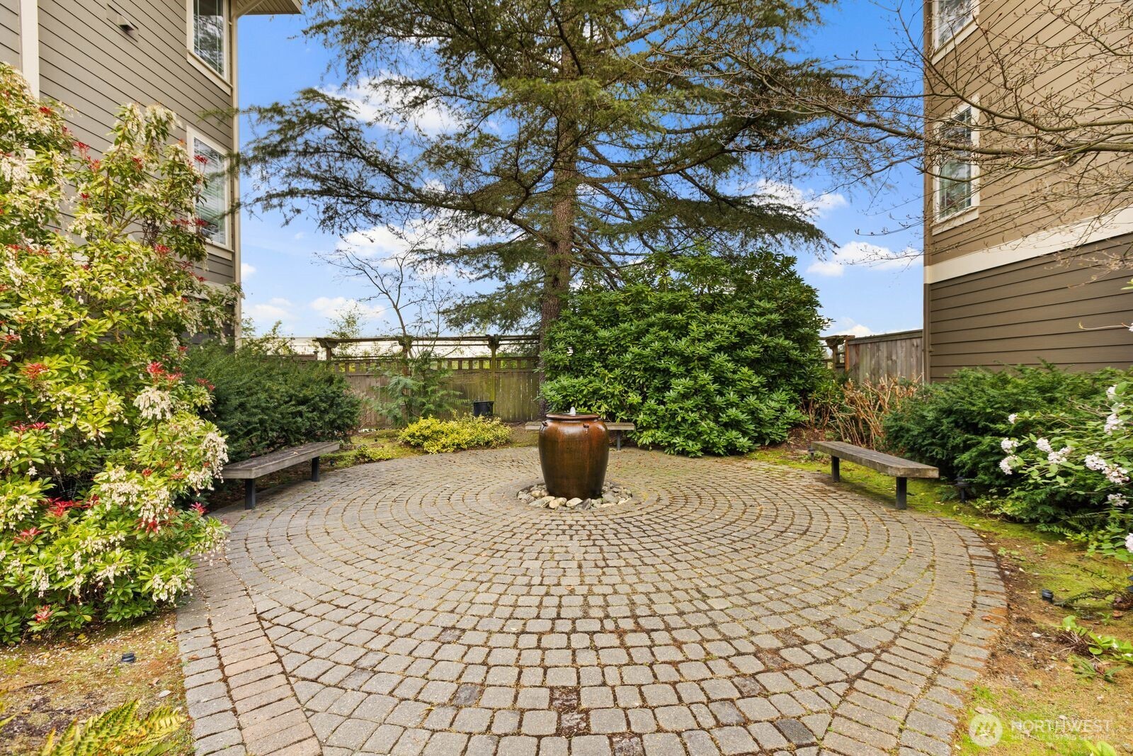 937 N 200th Street #B 203, Shoreline, WA 98133