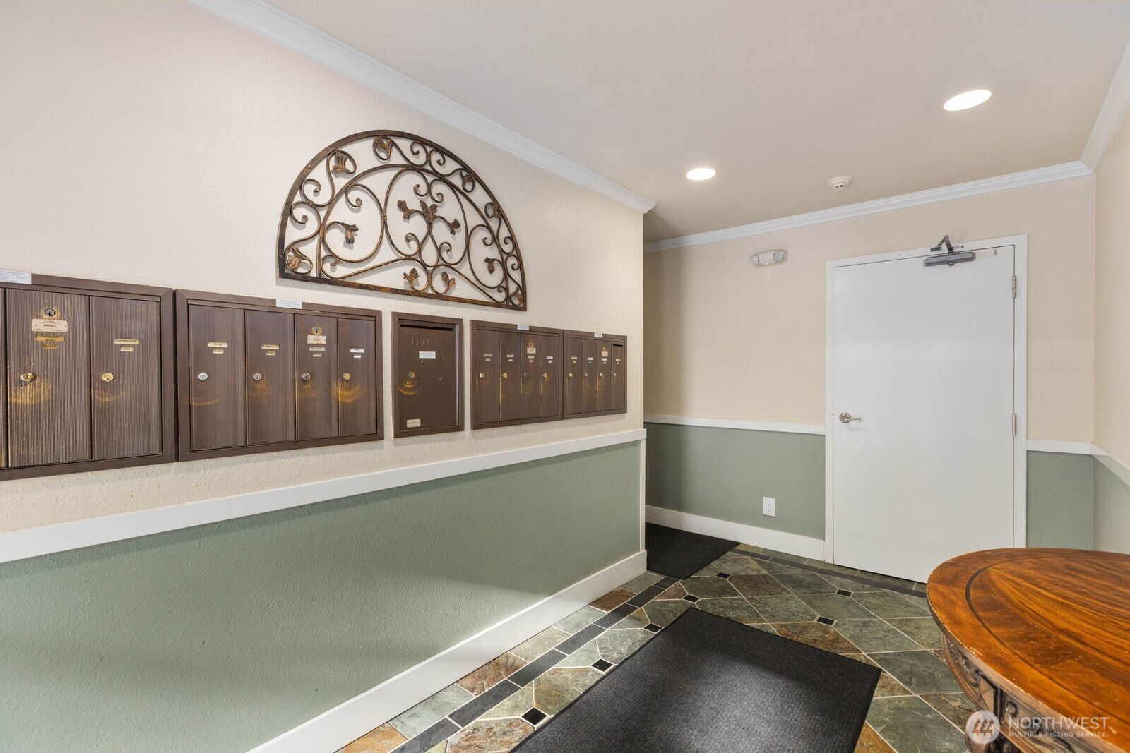 937 N 200th Street #B 203, Shoreline, WA 98133