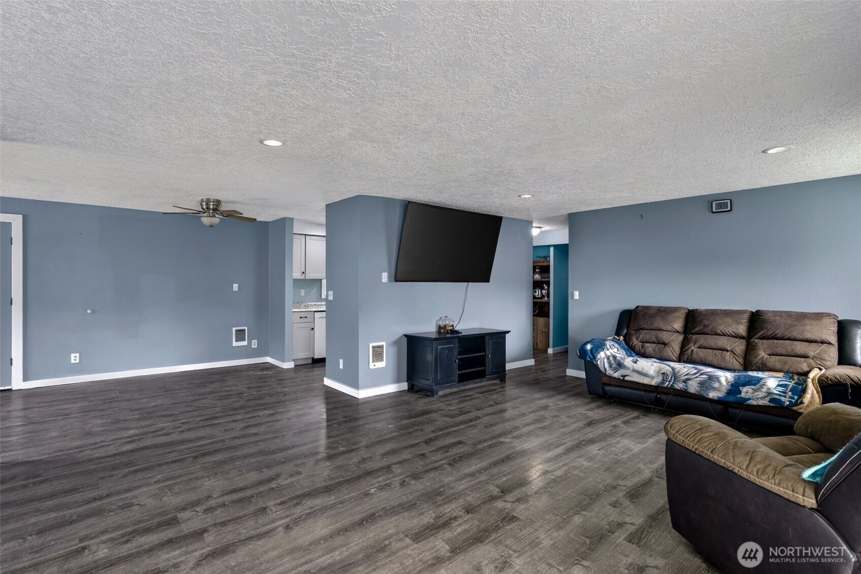 3815 Cherrywood Street , Longview, WA 98632