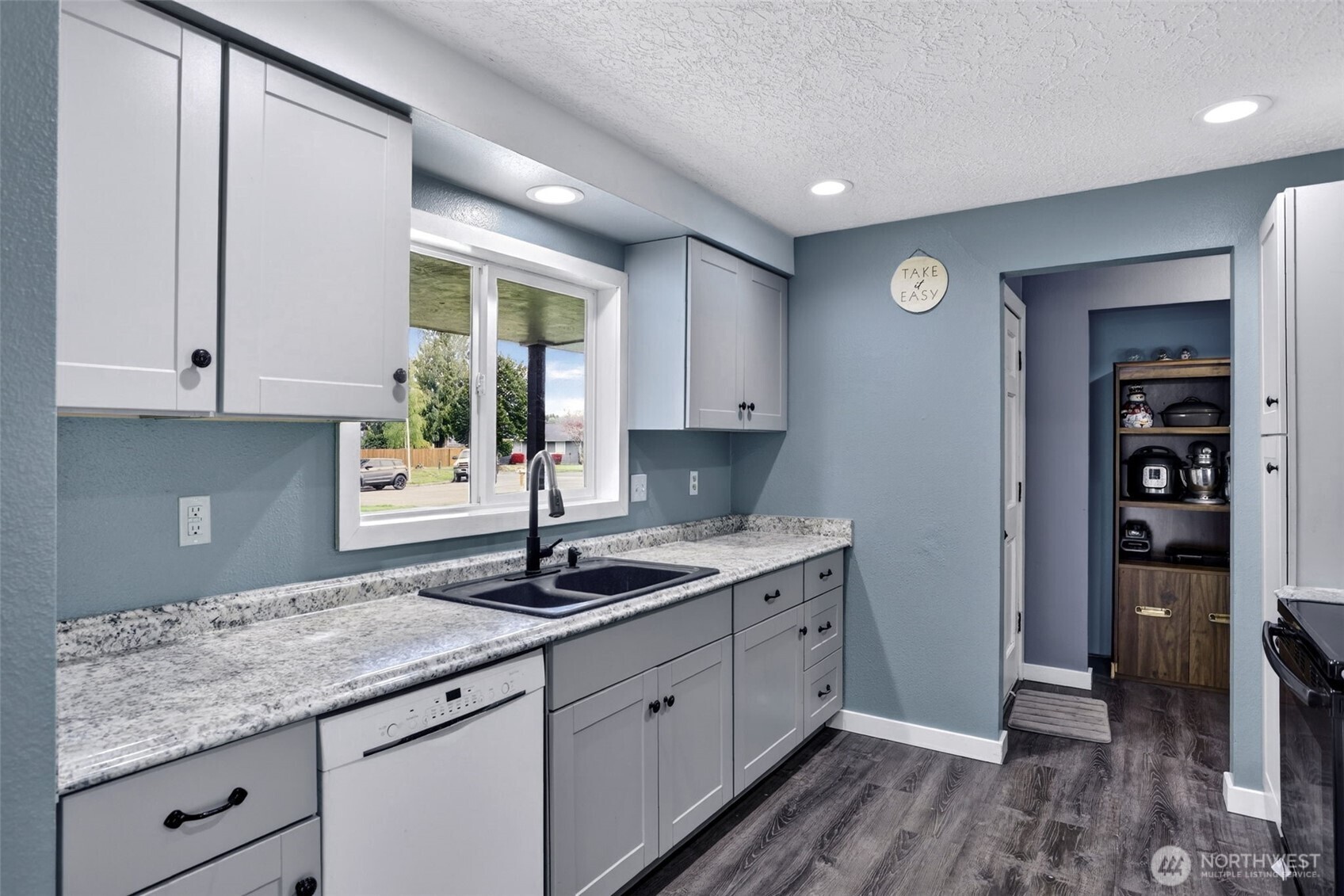 3815 Cherrywood Street , Longview, WA 98632