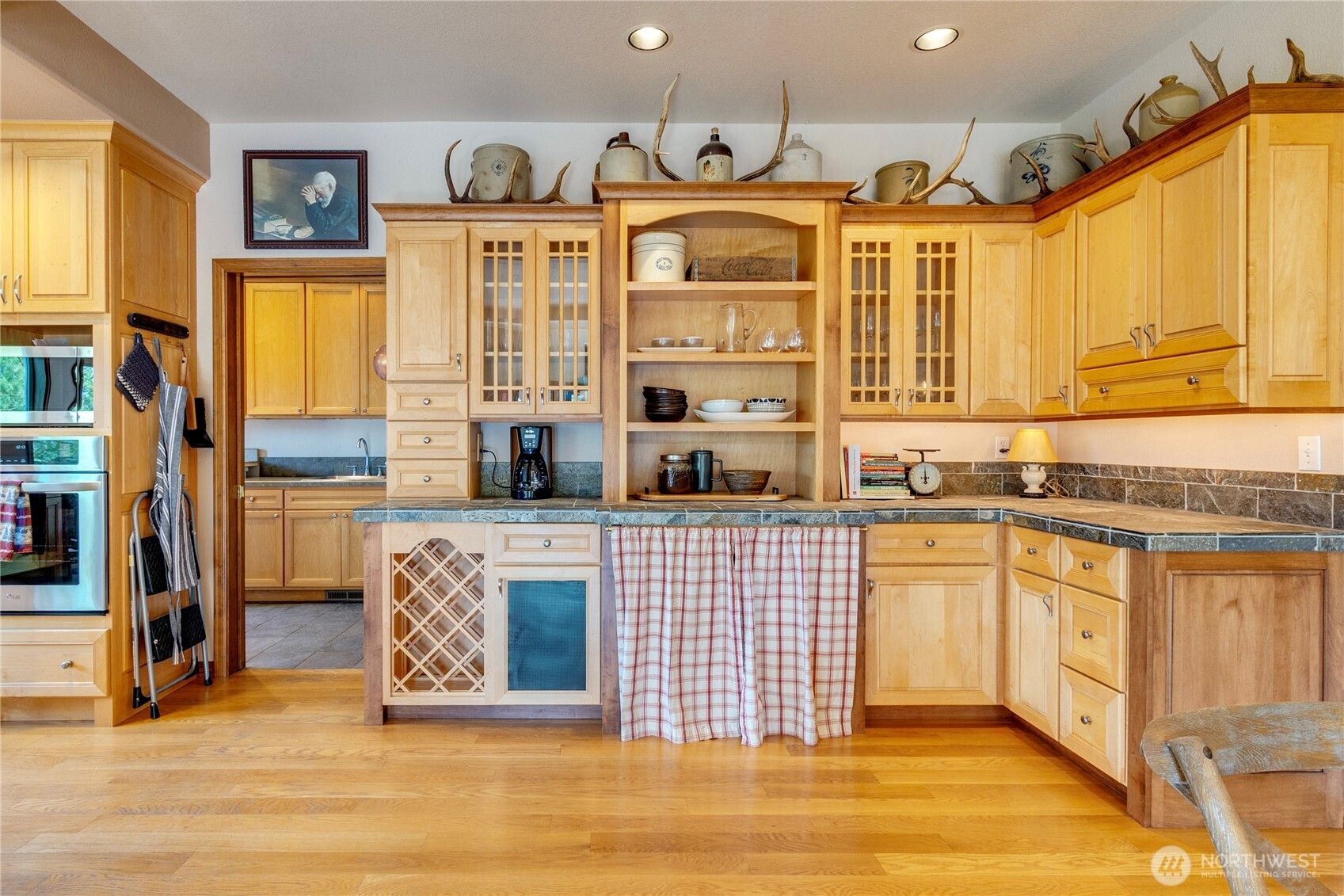 132 Hellem Drive , Packwood, WA 98361