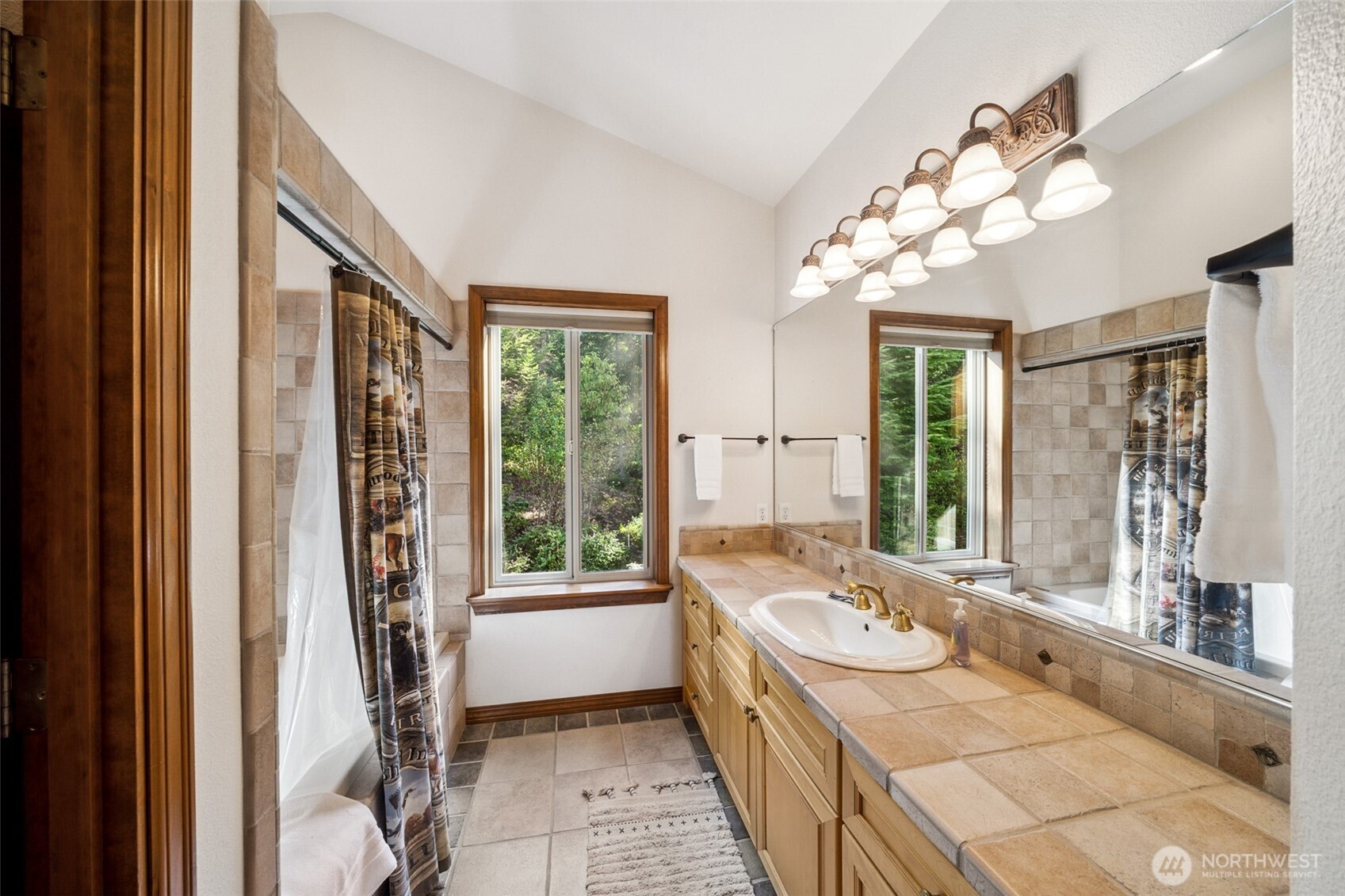 132 Hellem Drive , Packwood, WA 98361