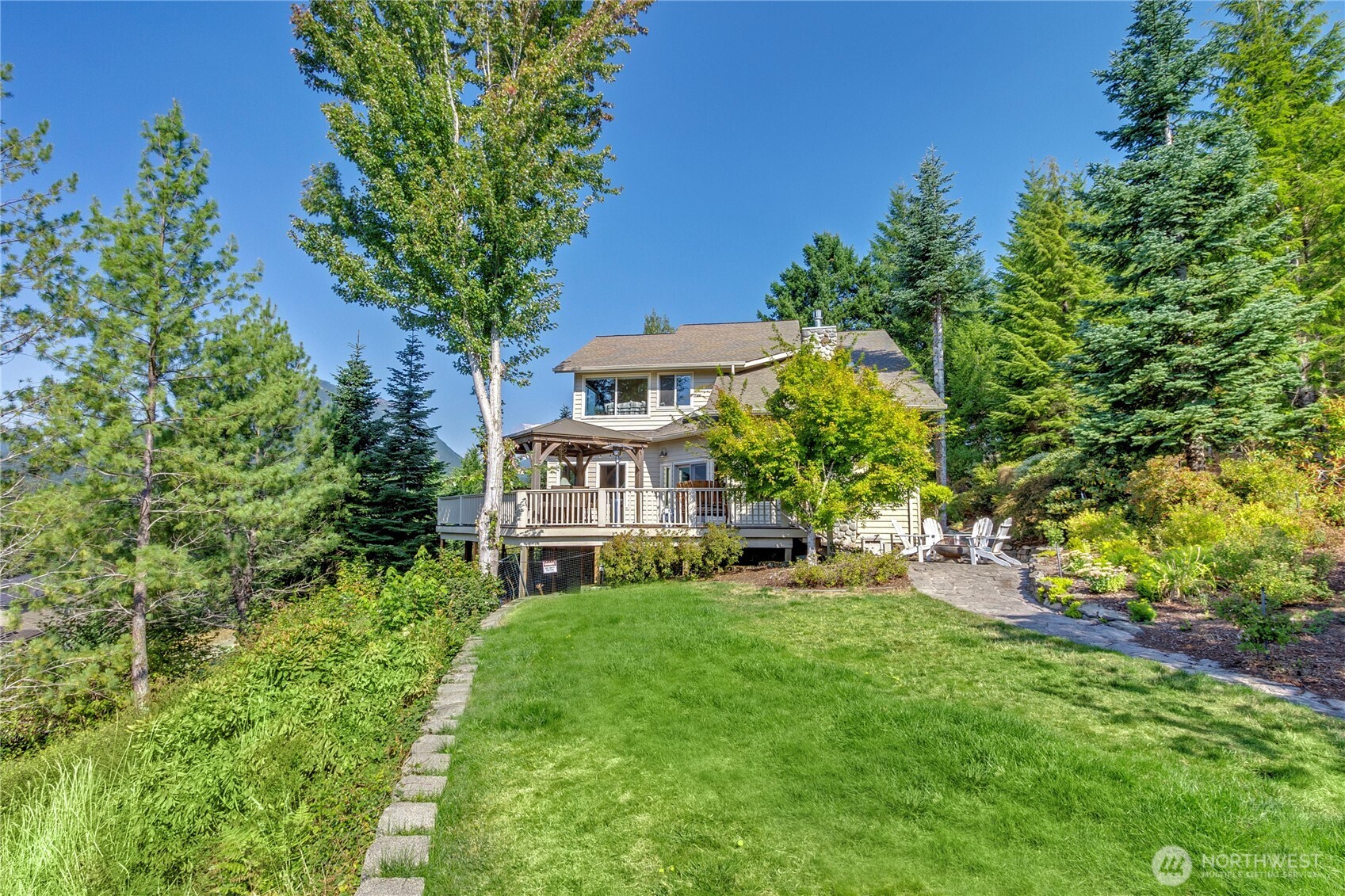 132 Hellem Drive , Packwood, WA 98361