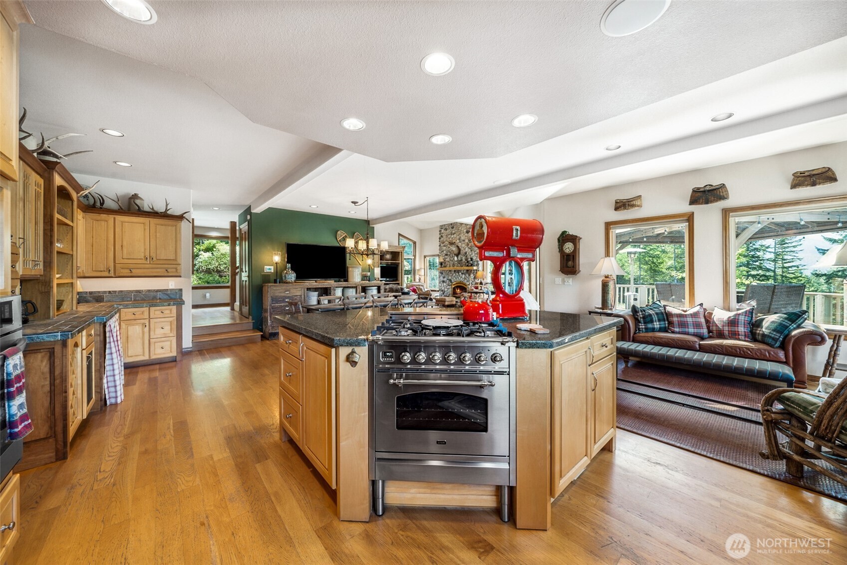 132 Hellem Drive , Packwood, WA 98361