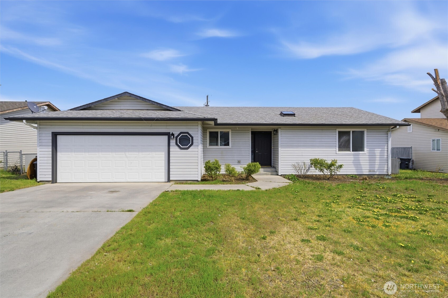 725 NW Sunburst Court , Moses Lake, WA 98837