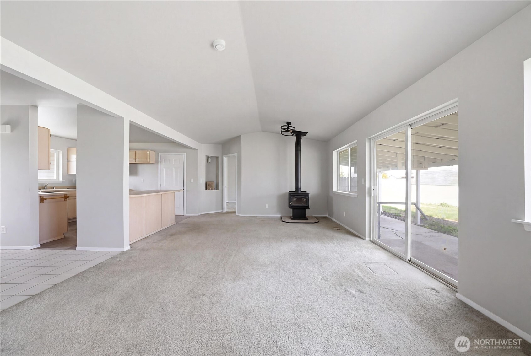 725 NW Sunburst Court , Moses Lake, WA 98837