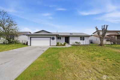 725 NW Sunburst Court , Moses Lake, WA 98837 - Photo 2