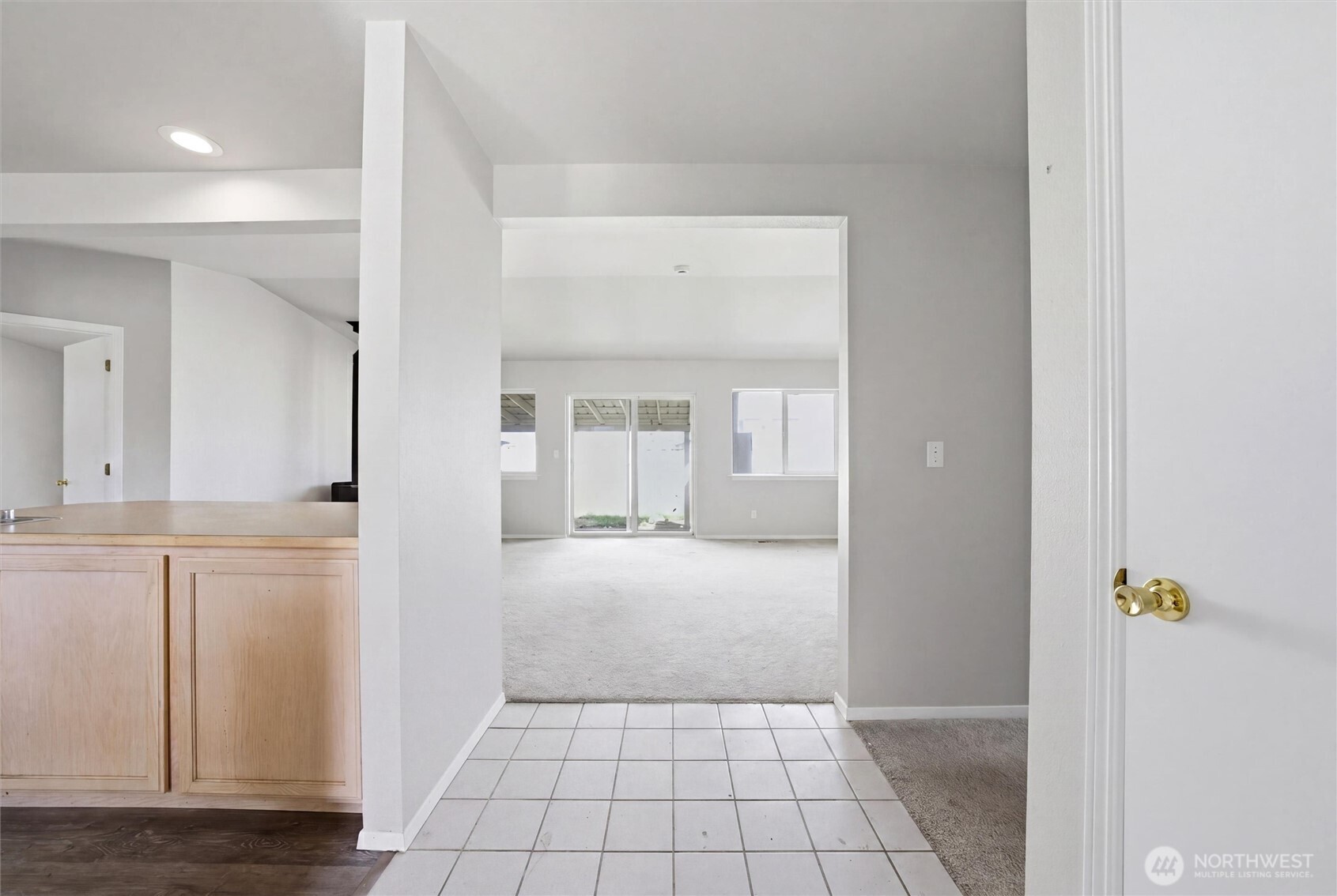725 NW Sunburst Court , Moses Lake, WA 98837