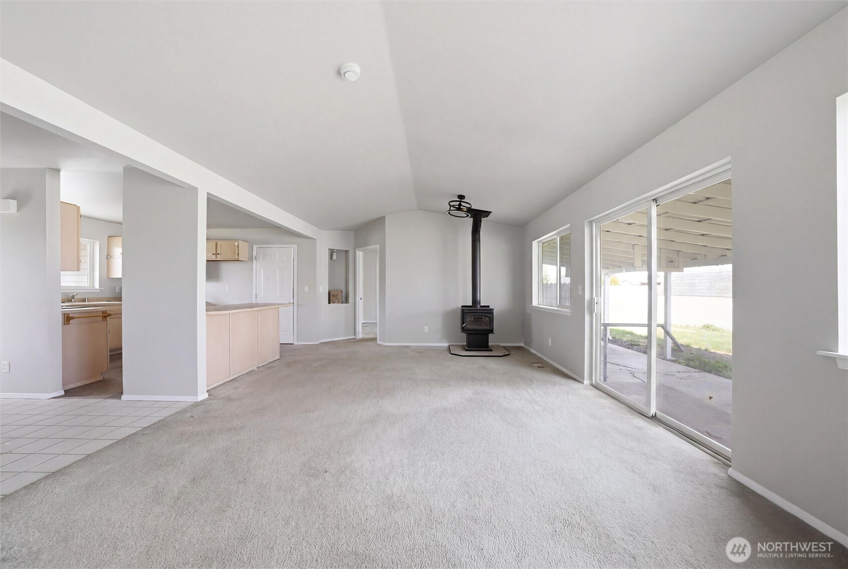 725 NW Sunburst Court , Moses Lake, WA 98837