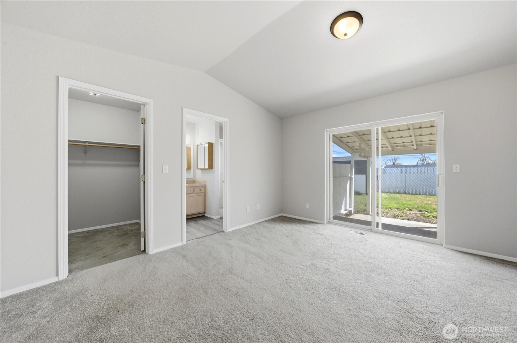 725 NW Sunburst Court , Moses Lake, WA 98837