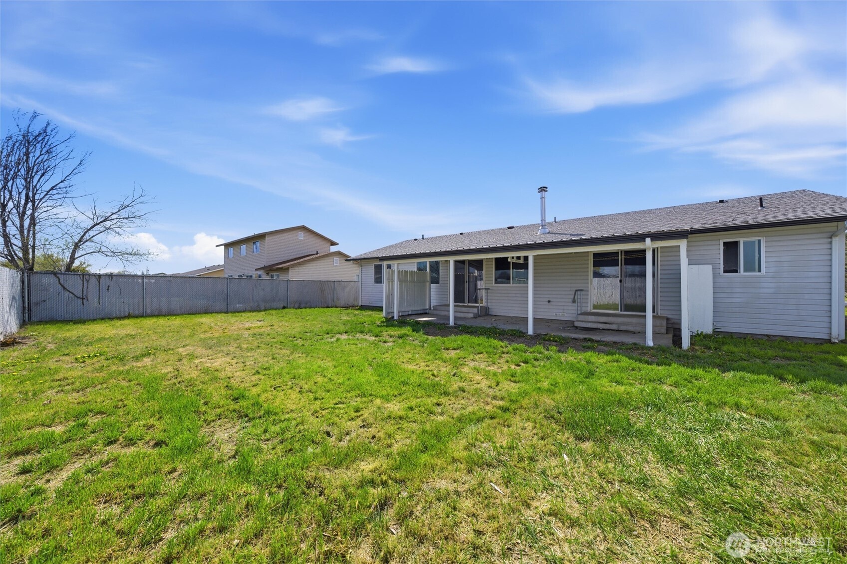 725 NW Sunburst Court , Moses Lake, WA 98837