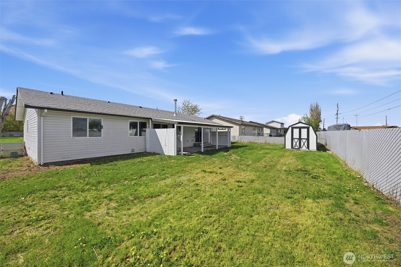 725 NW Sunburst Court , Moses Lake, WA 98837