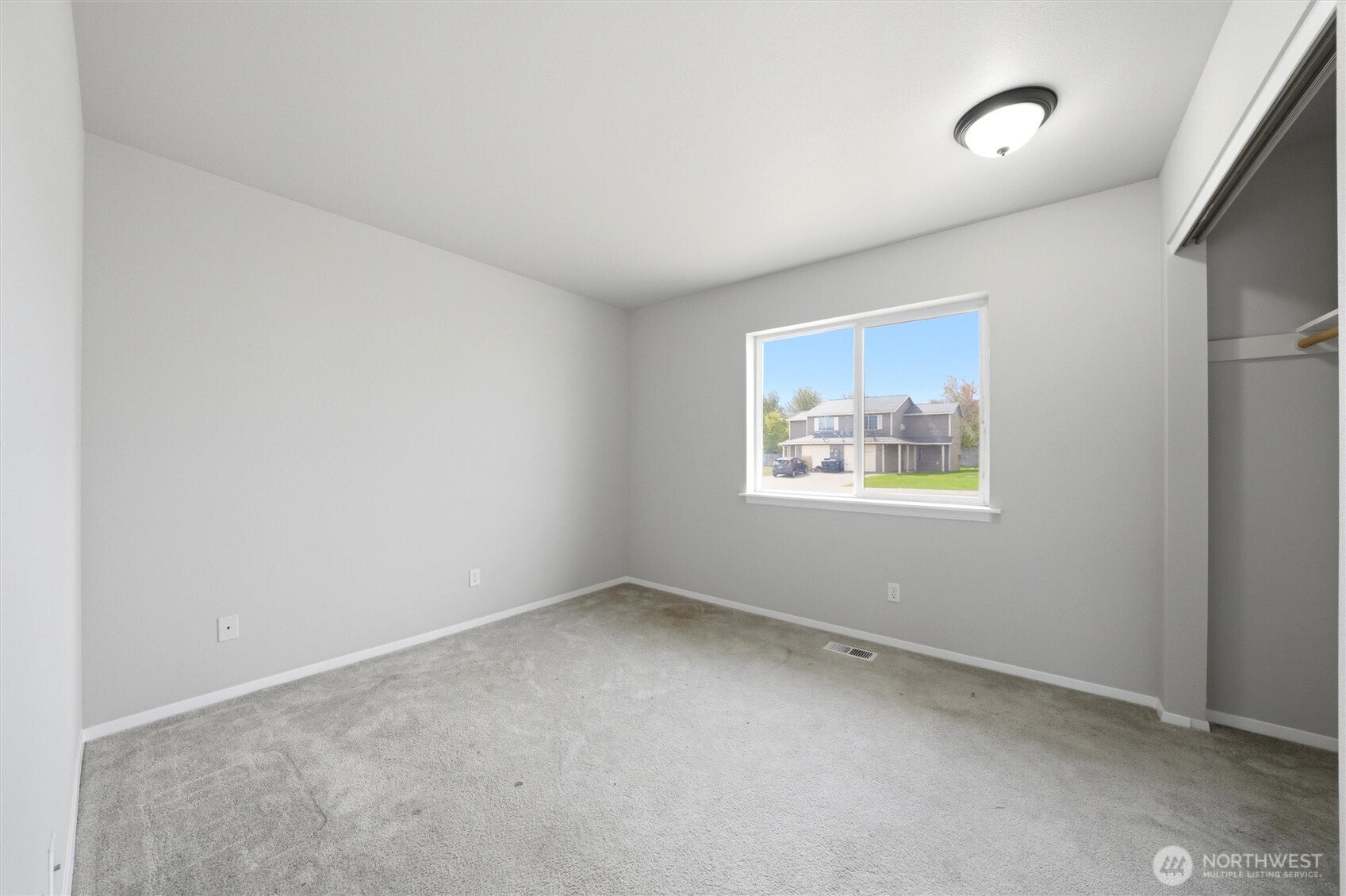 725 NW Sunburst Court , Moses Lake, WA 98837