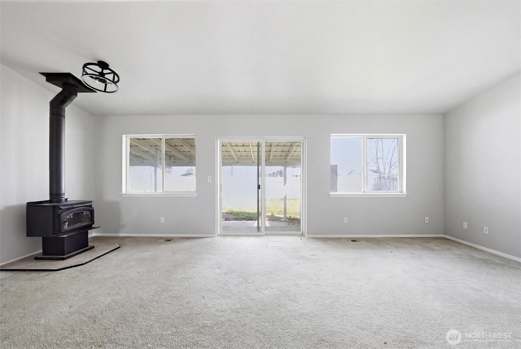725 NW Sunburst Court , Moses Lake, WA 98837