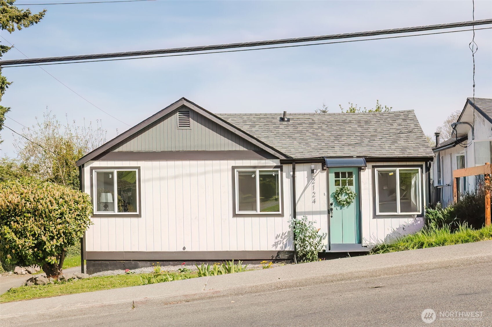 2124 15th Street , Bremerton, WA 98312-3054