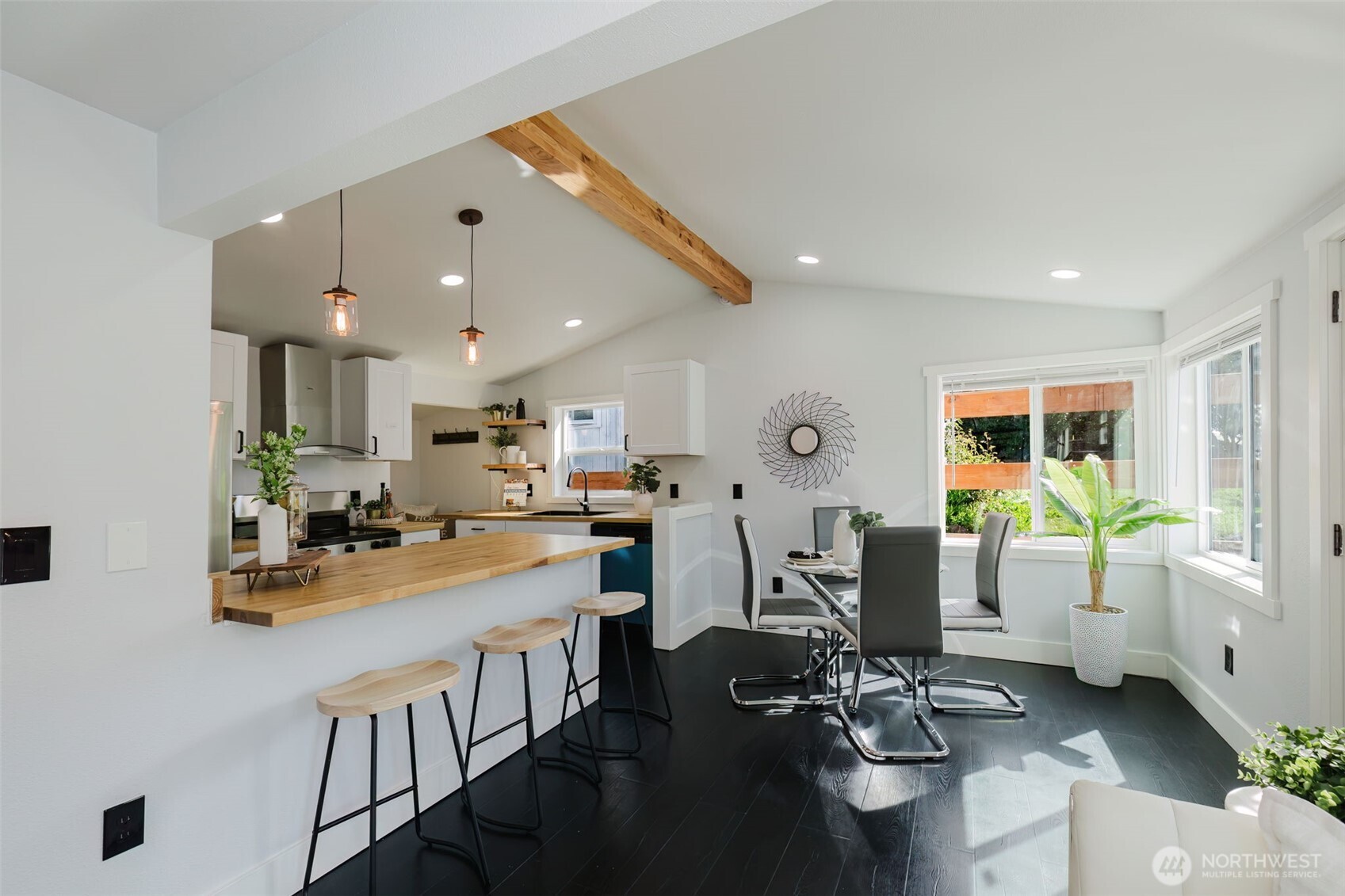 2124 15th Street , Bremerton, WA 98312-3054