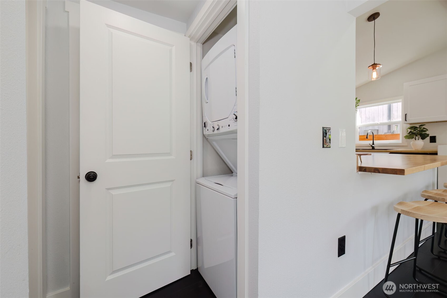 2124 15th Street , Bremerton, WA 98312-3054