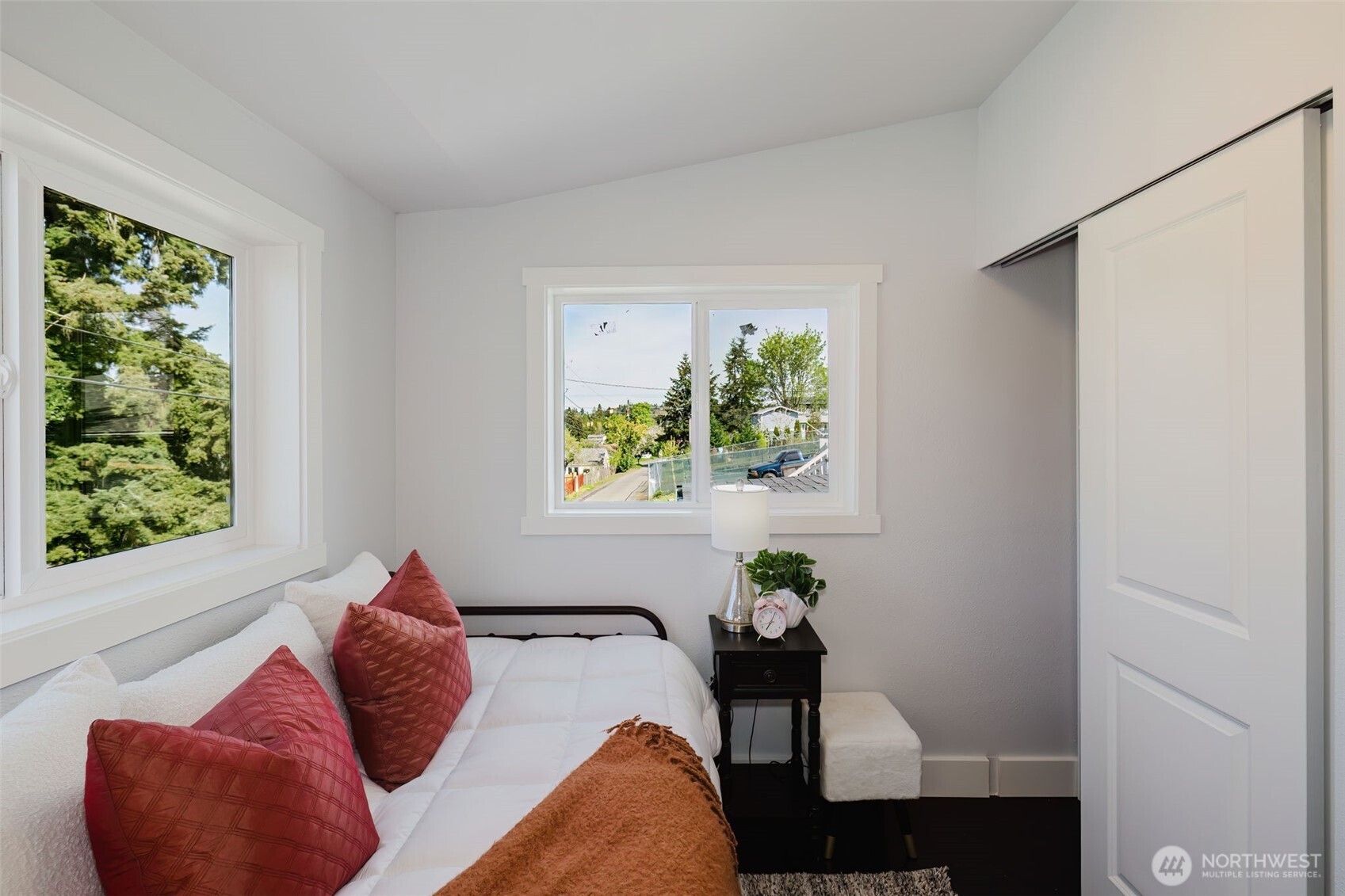 2124 15th Street , Bremerton, WA 98312-3054