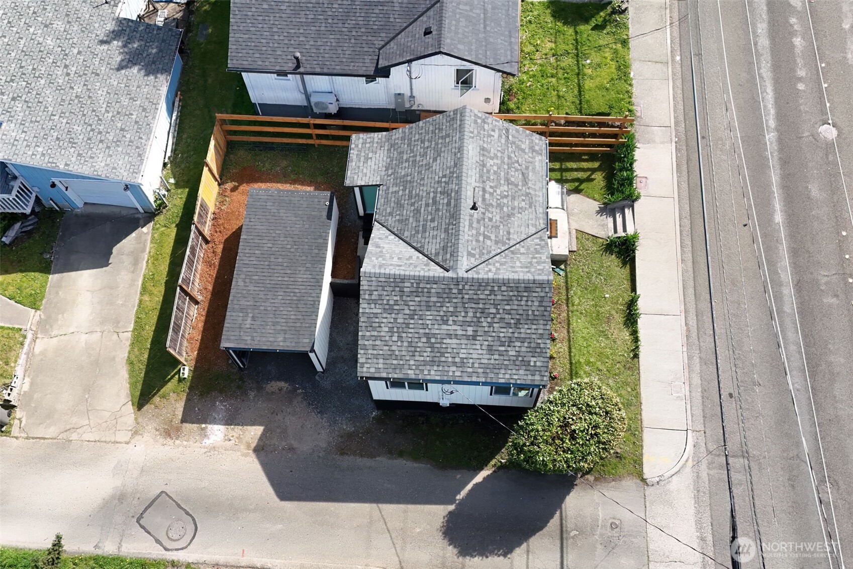 2124 15th Street , Bremerton, WA 98312-3054