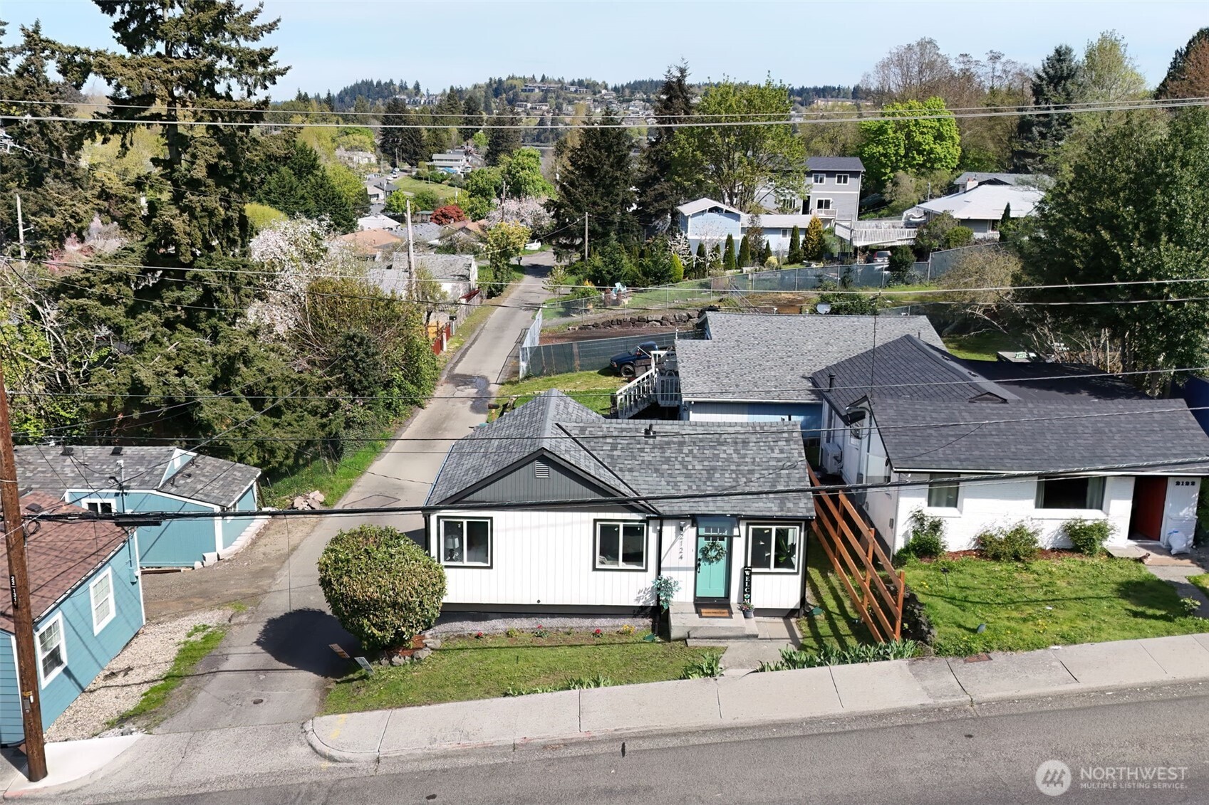 2124 15th Street , Bremerton, WA 98312-3054