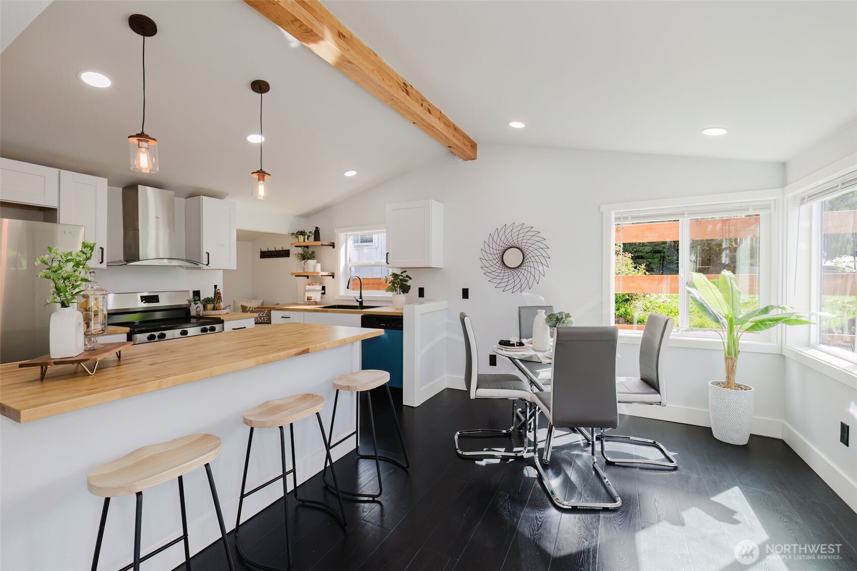 2124 15th Street , Bremerton, WA 98312-3054