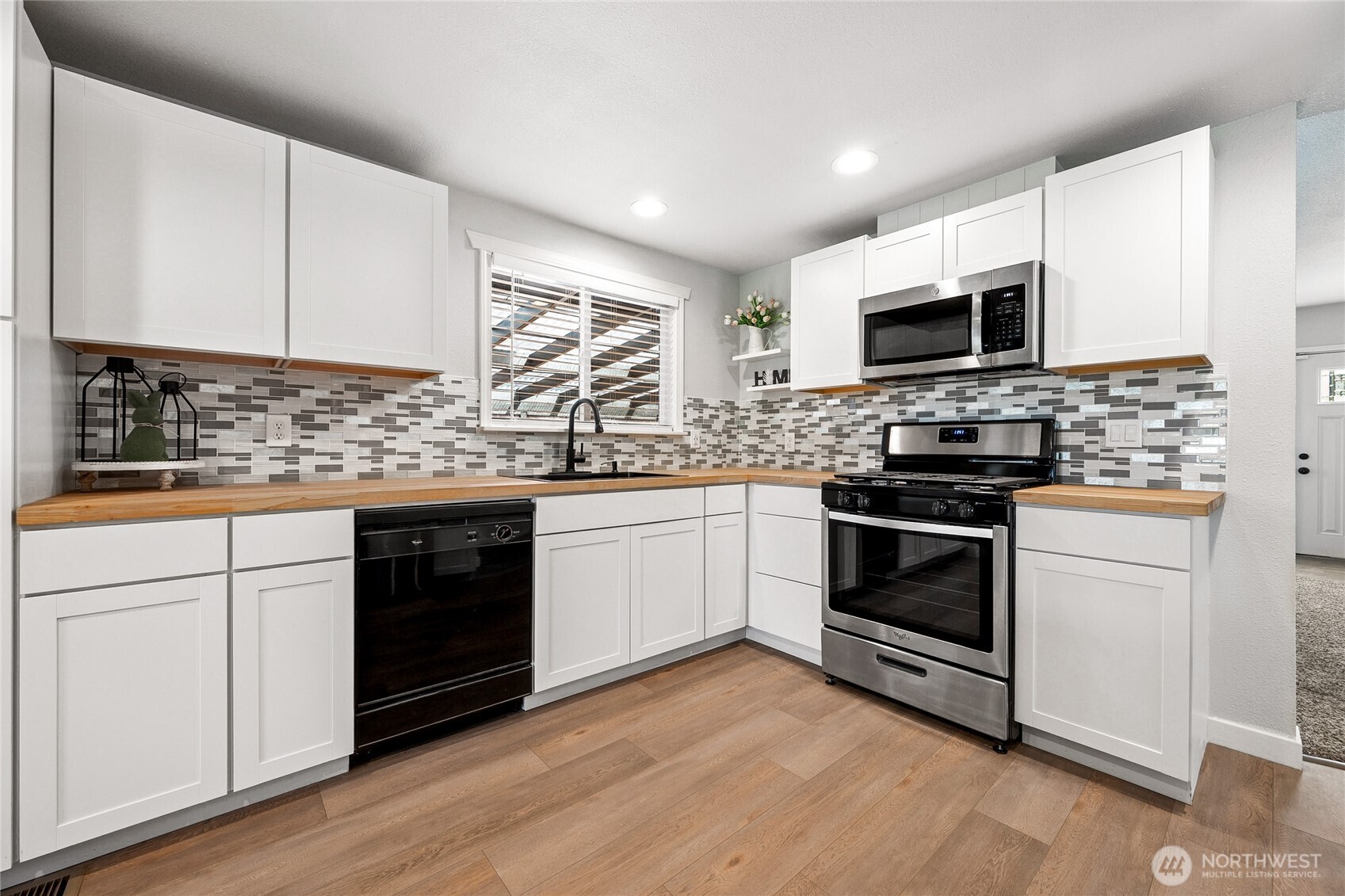 1413 Lincoln Street , Hoquiam, WA 98550