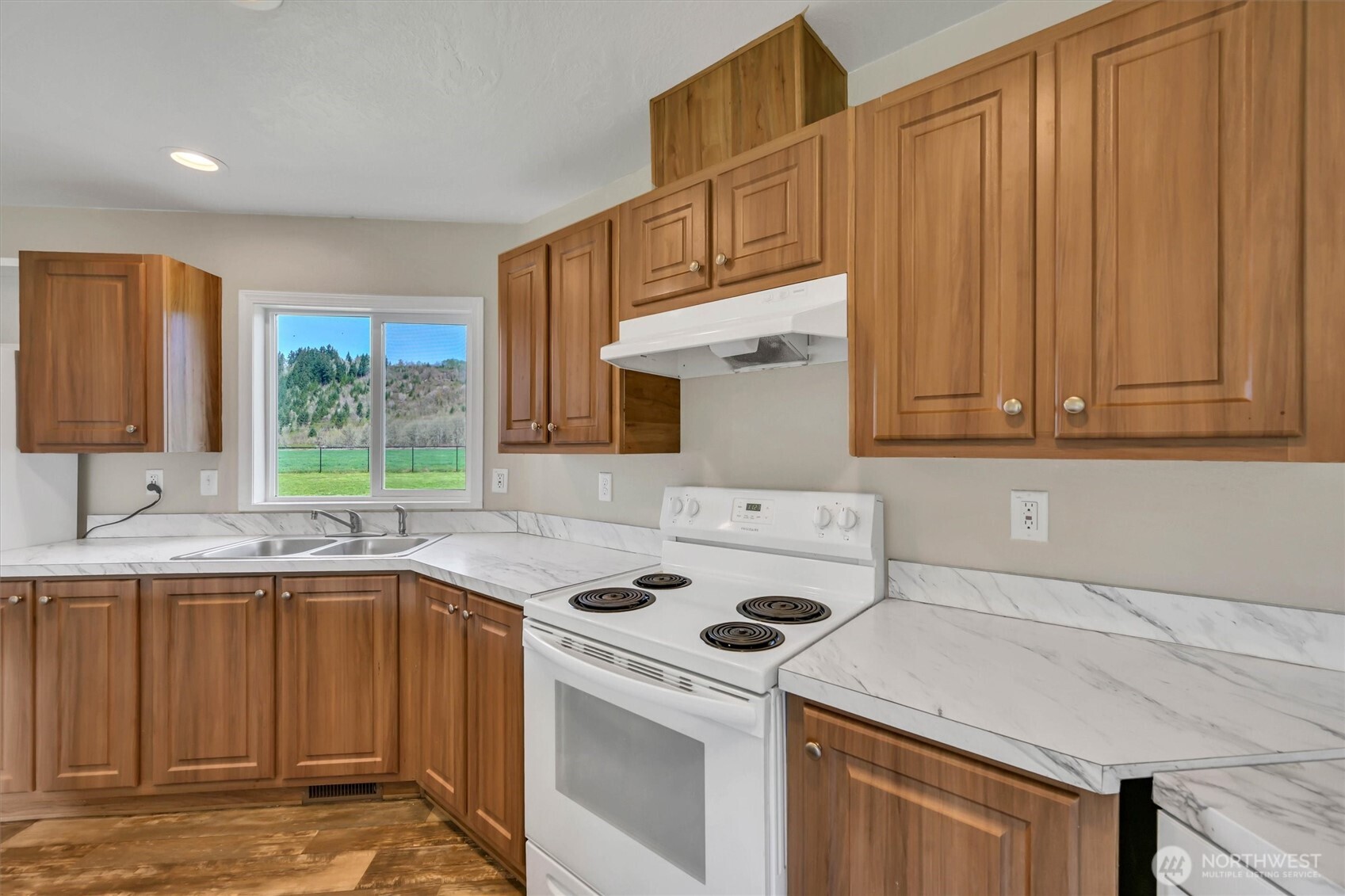 228 Mossyrock Road W, Mossyrock, WA 98564-9610
