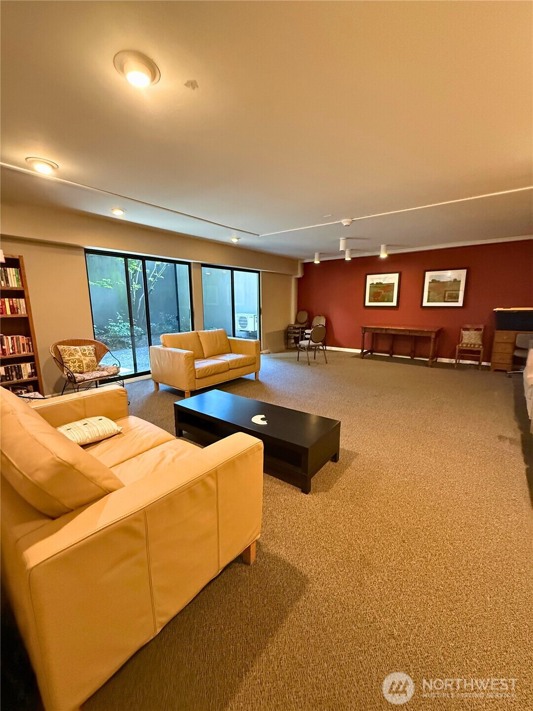 7600 SE 29th St #501, Mercer Island, WA 98040