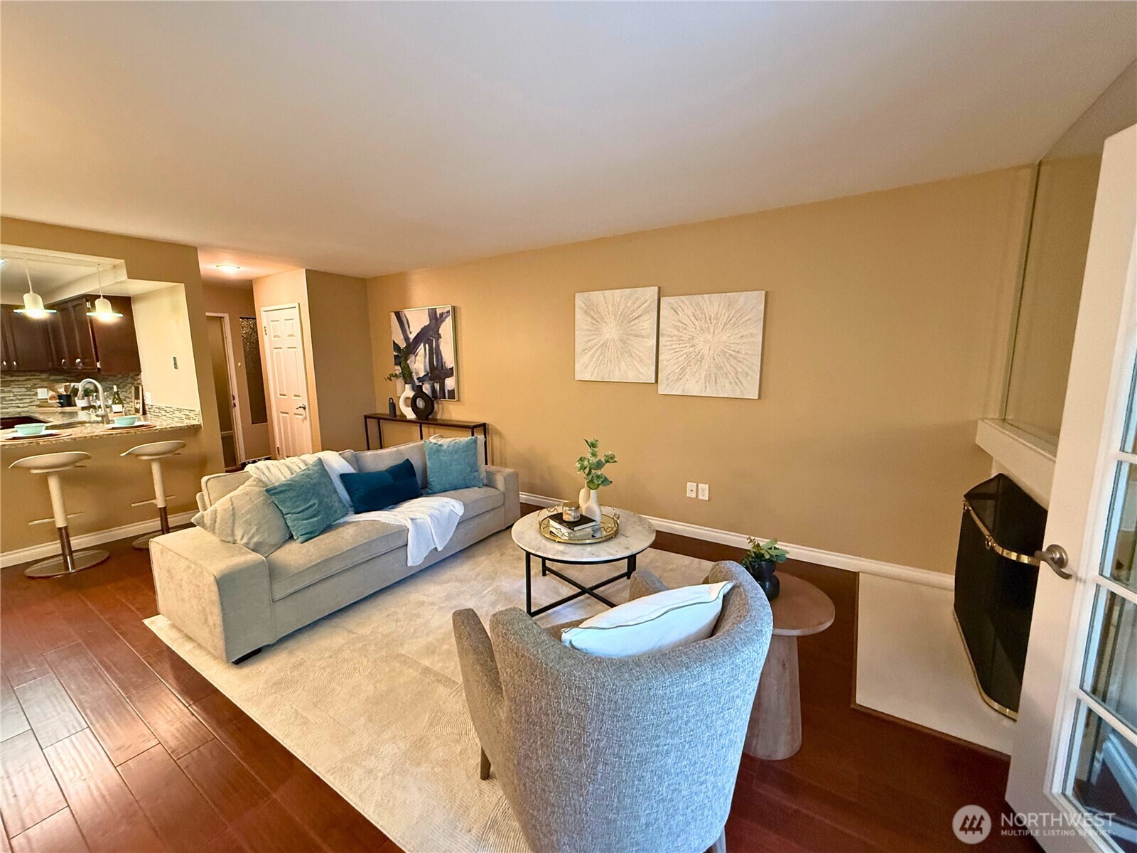 7600 SE 29th St #501, Mercer Island, WA 98040