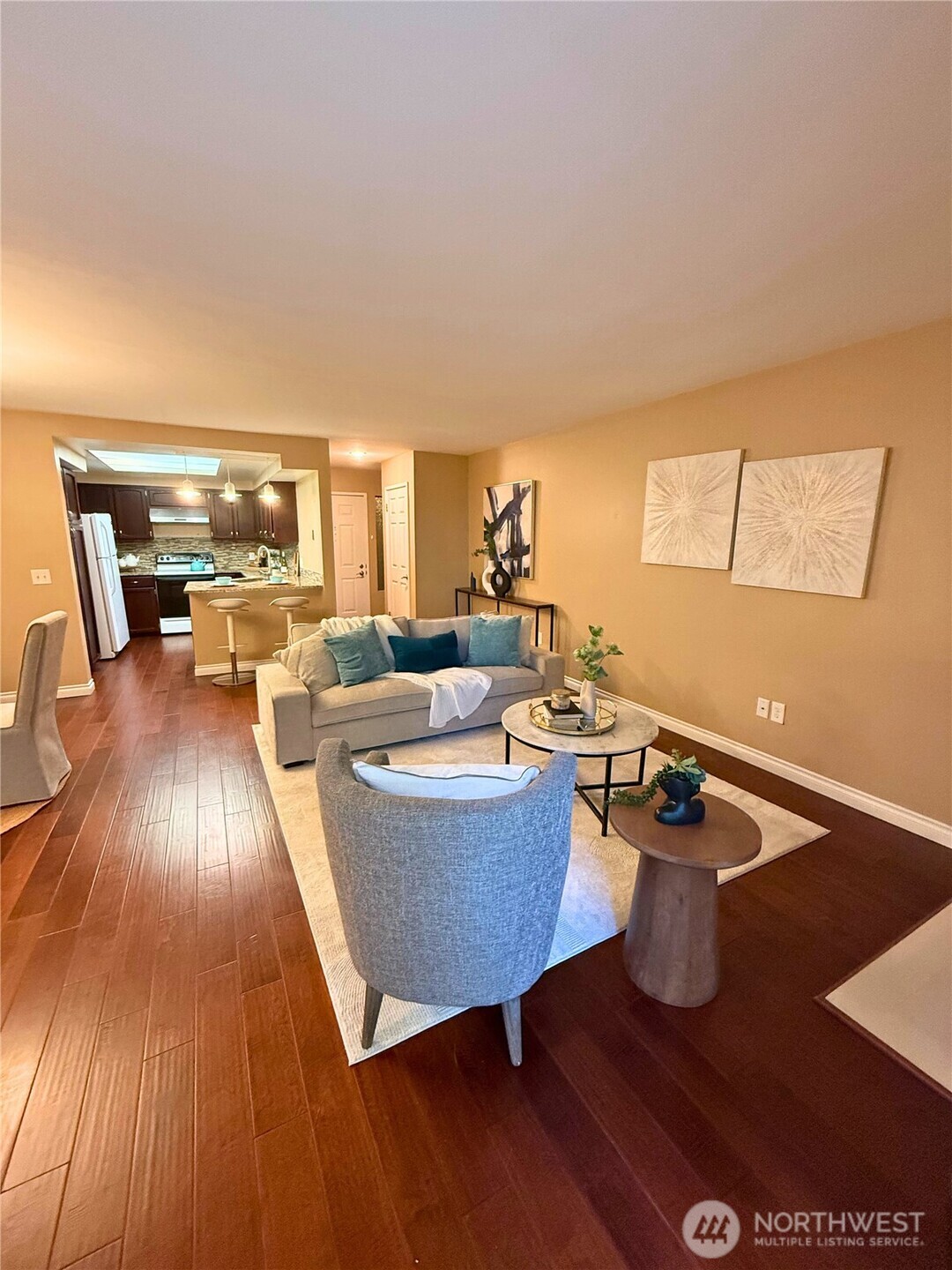 7600 SE 29th St #501, Mercer Island, WA 98040
